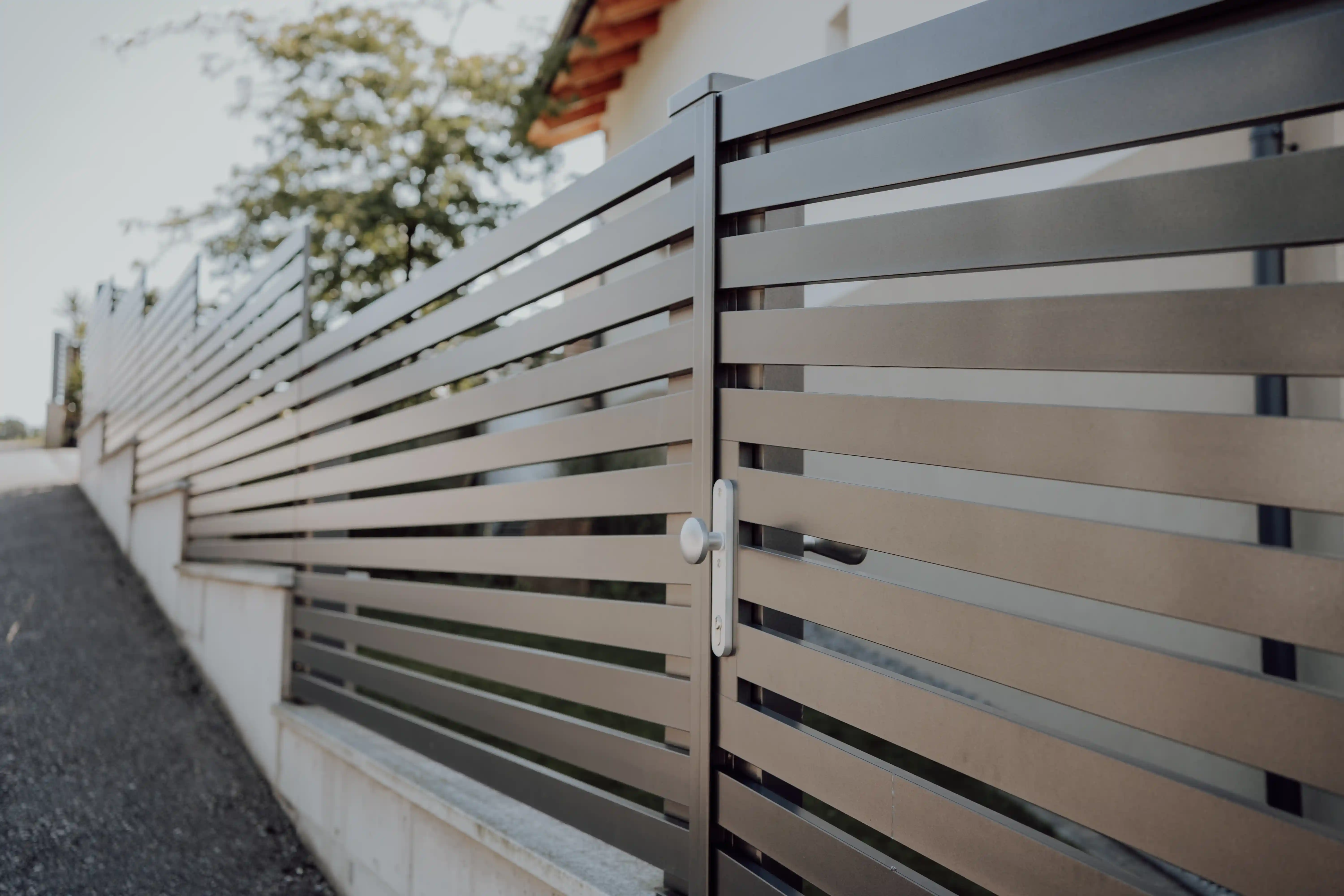 Ihr Zaun mit Tür