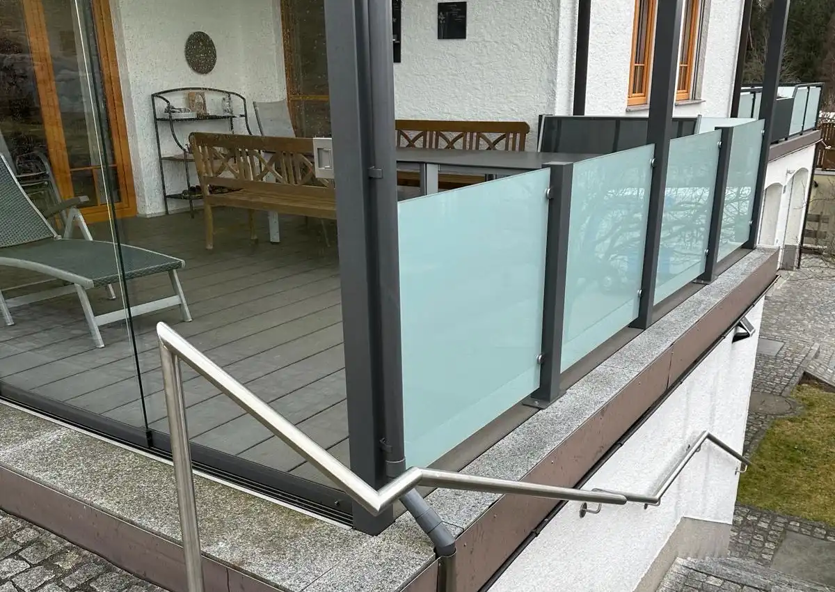 Geländer für Sommergarten mit Glas