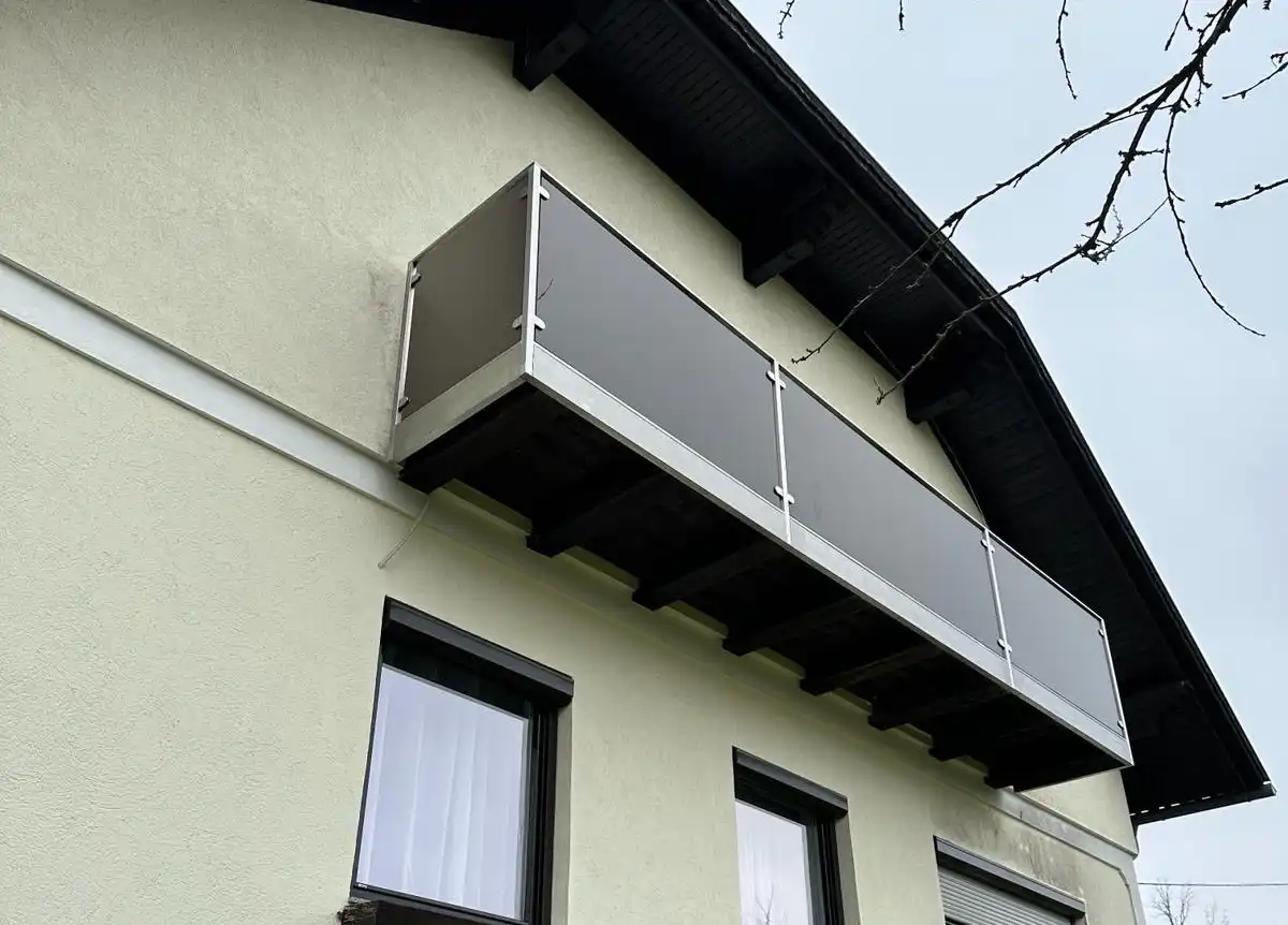 Edelstahlgeländer als Gartenzaun