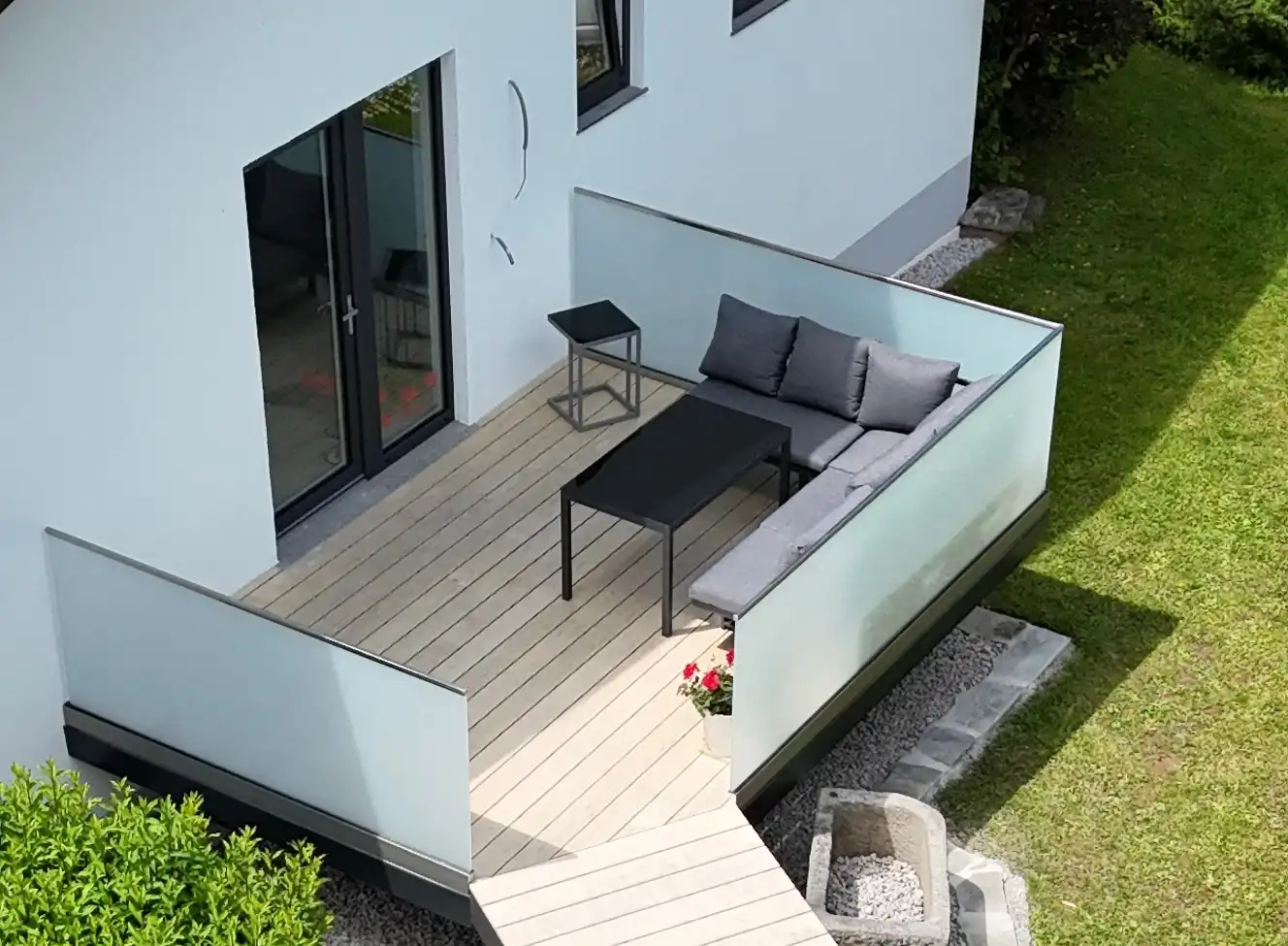 Französisches Balkongeländer mit Glas