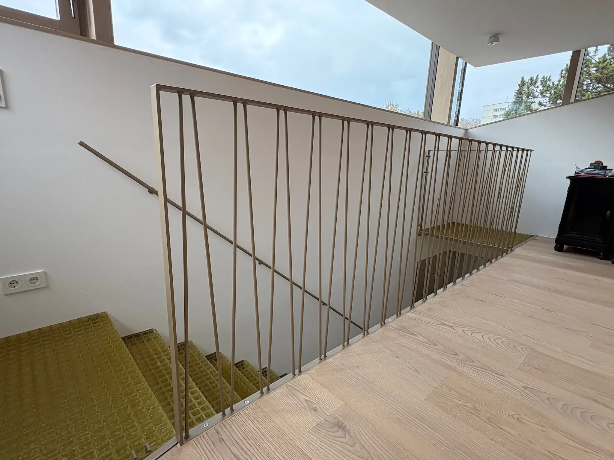 Fallschutz durch Edelstahlgeländer Innen