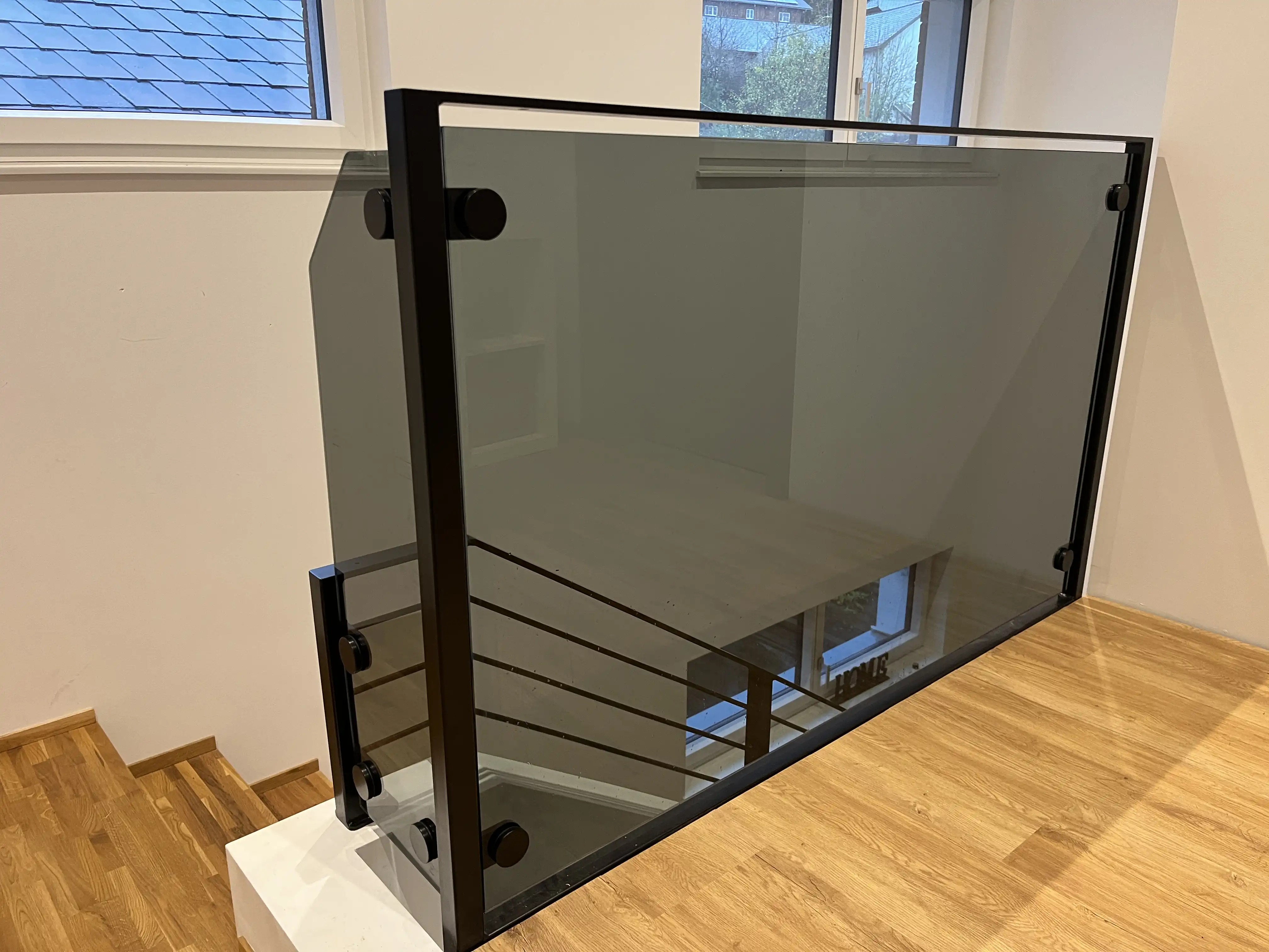 Geländer aus Glaselementen