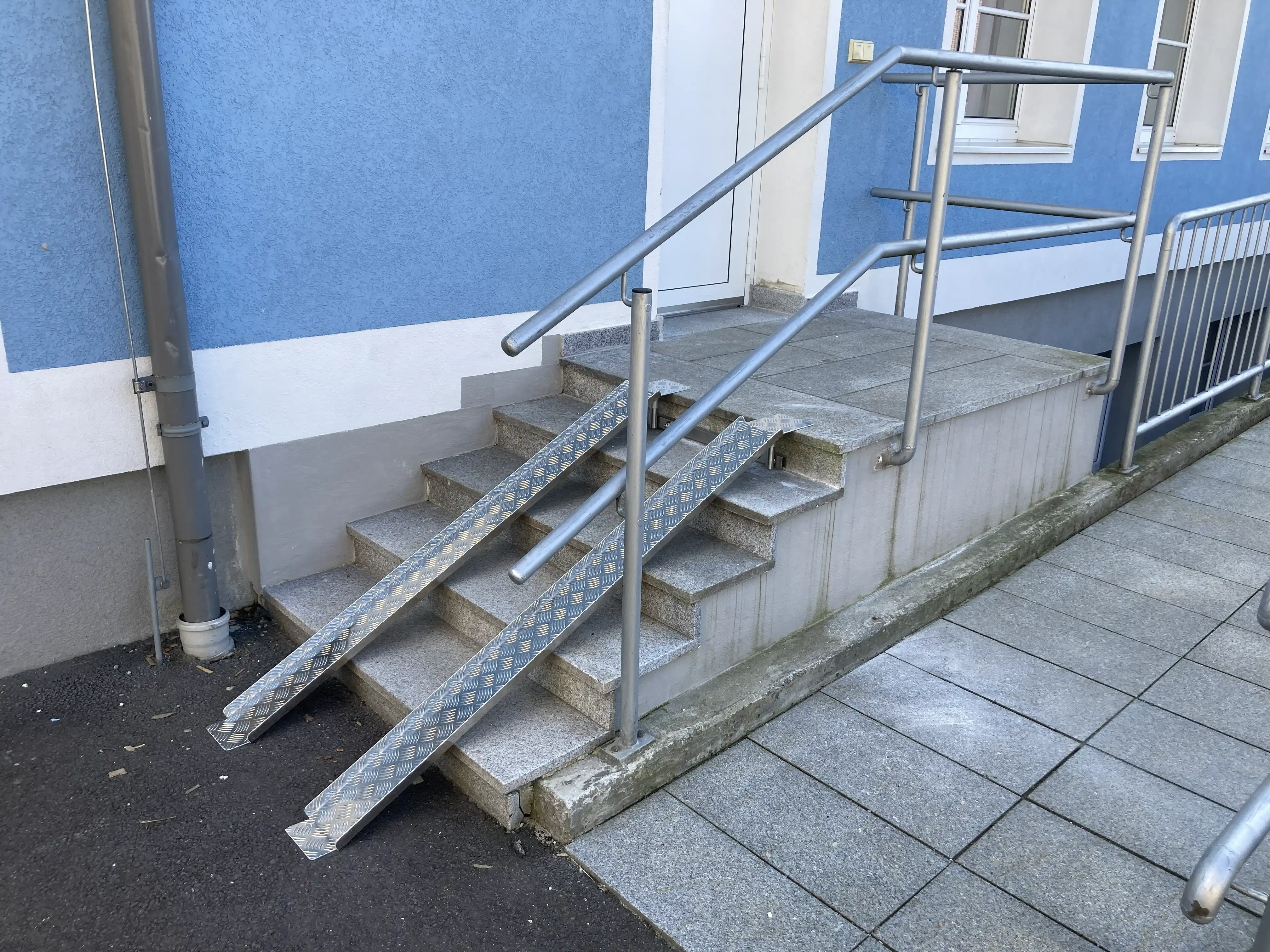 Schienen für Stiege für Rollstühle