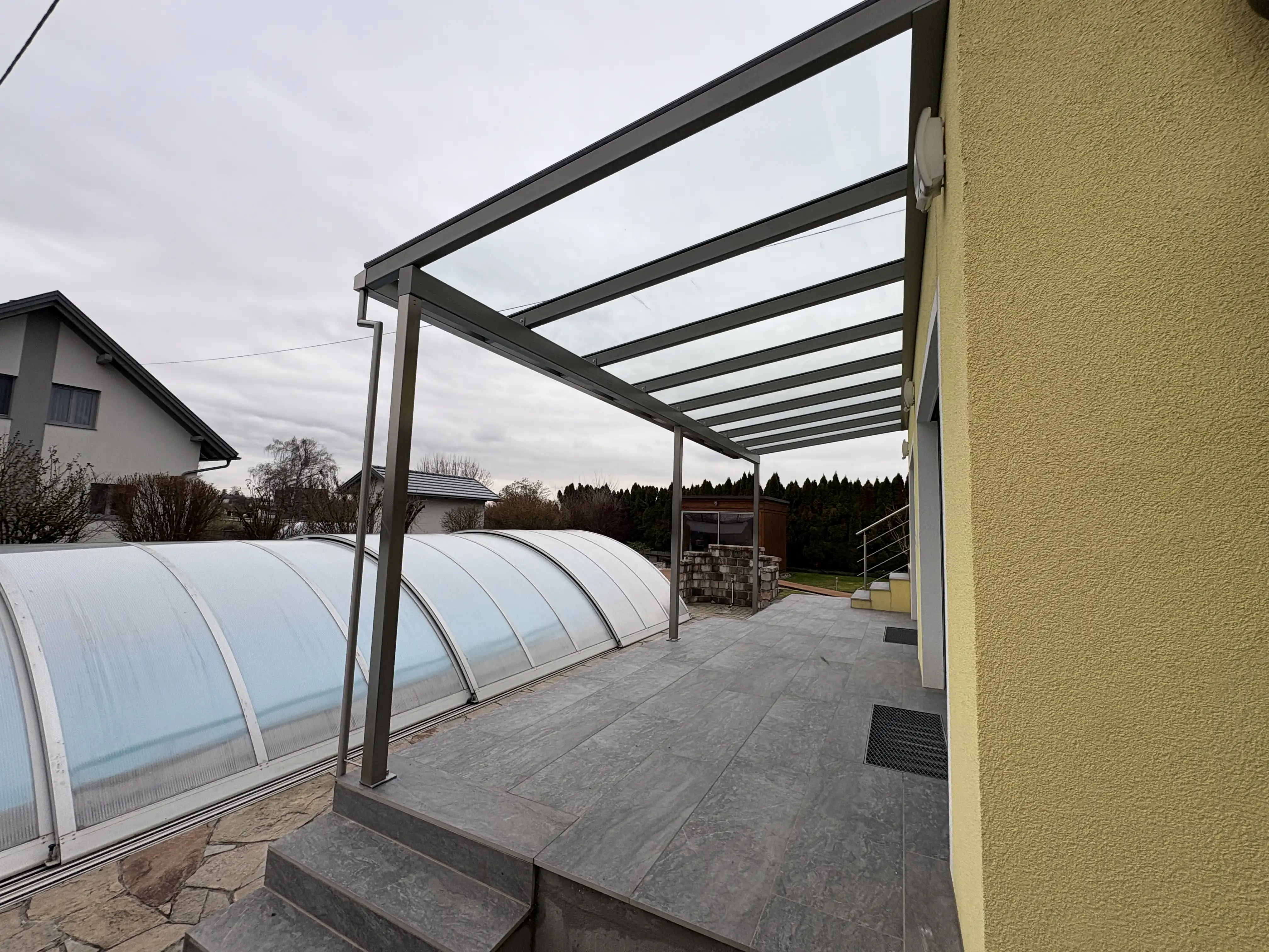 Überdachung Terrasse mit Glaselementen
