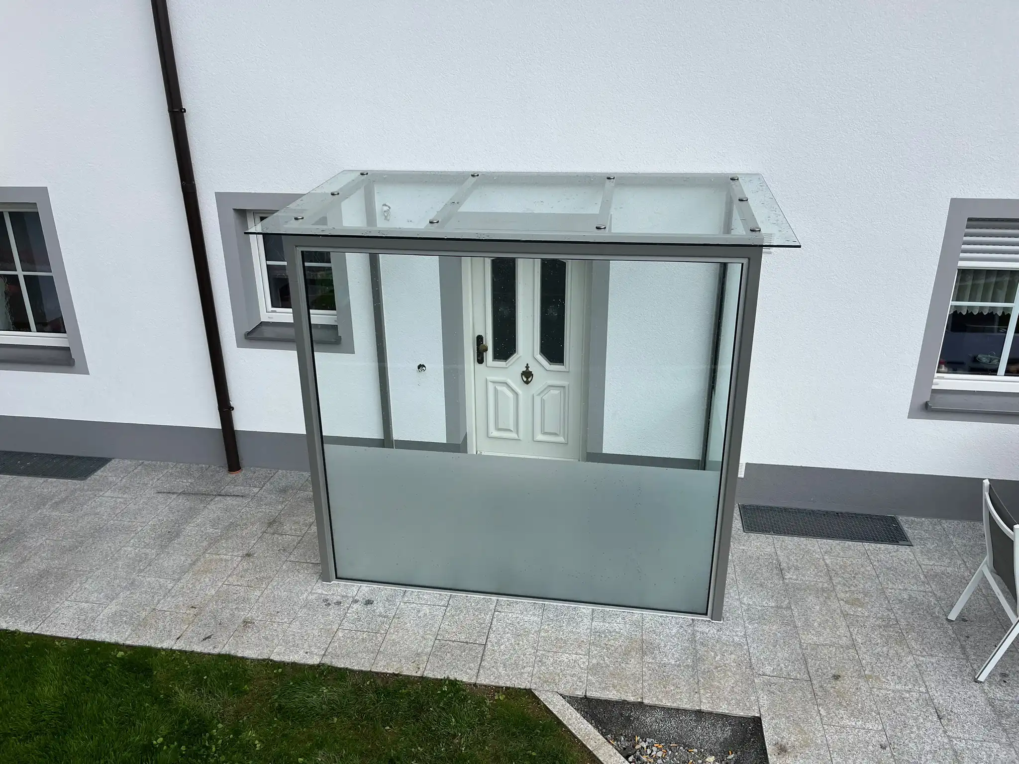 Vordach Haustüre als Windfang