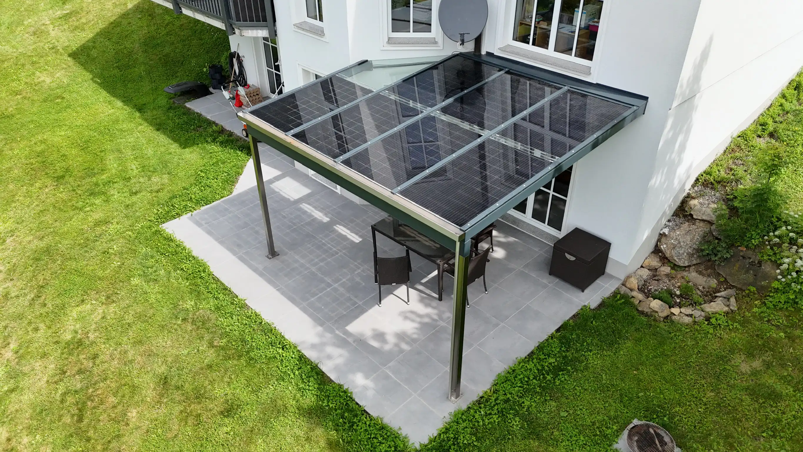 Überdachung mit Photovoltaik Elementen